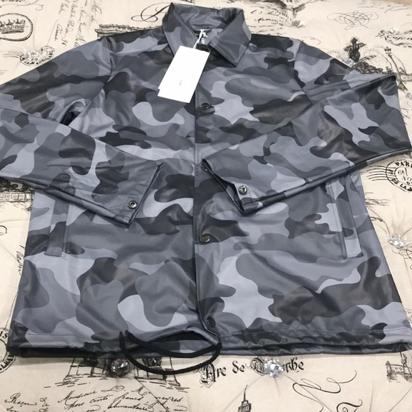 🎁 Rains Unisex AOP Coach Jacket Night Camo - Picture 6 of 12